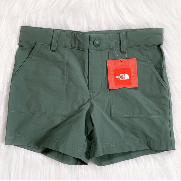 The North Face Girl’s Parker Shorts In Duck Green - Picture 7 of 7